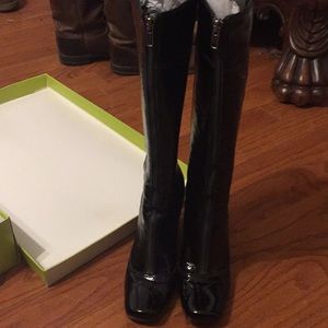 Gianni Bini Patent leather tall zip up boots Sz8.5
